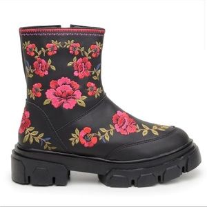 NWOT FARM RIO - Anthropologie Boho Boots SZ 8